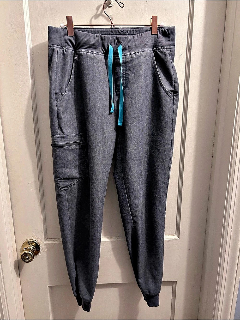 FIGS Zamora Jogger Scrub Pants Graphite Gray Small
